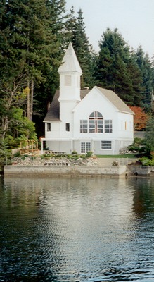 Click here to visit the Chapel on Echo Bay Website